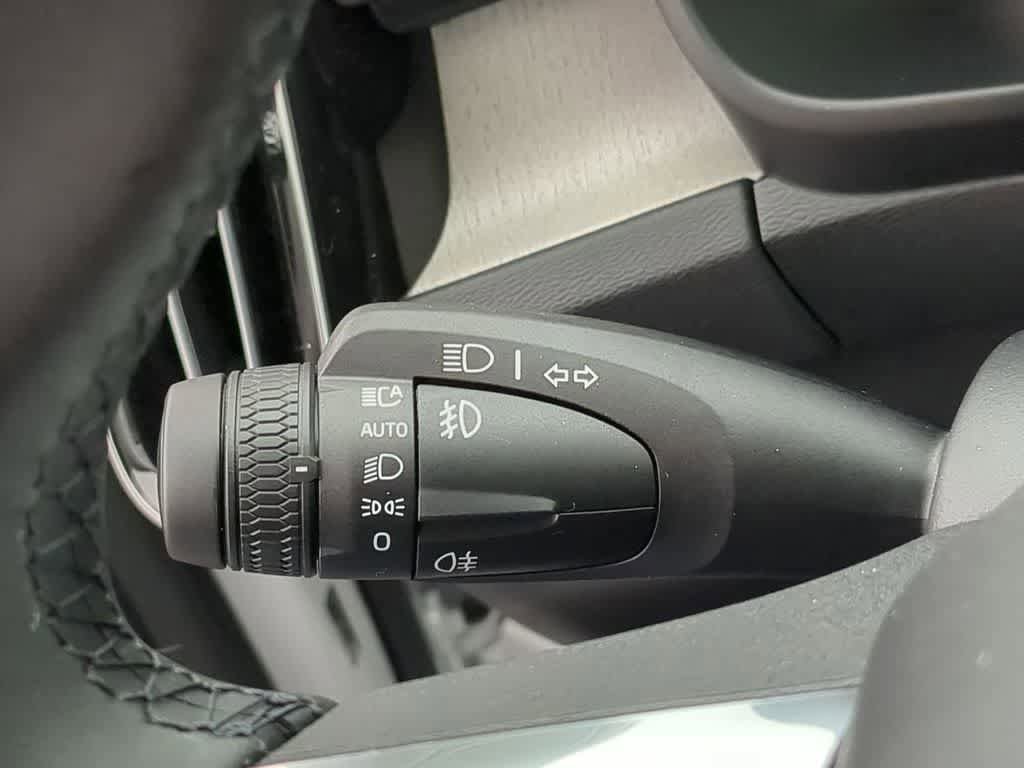 New 2026 Volvo XC40 B5 Core w/ Protection Package Premier AWD/4WD image 24