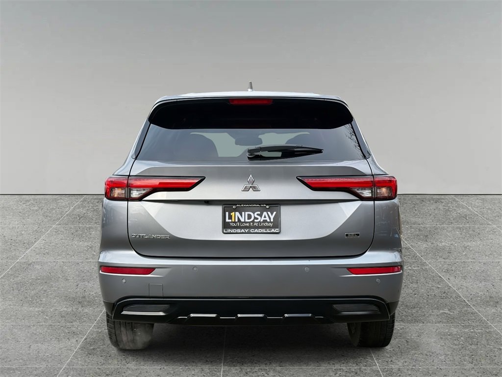 Used 2023 Mitsubishi Outlander AWD image 11