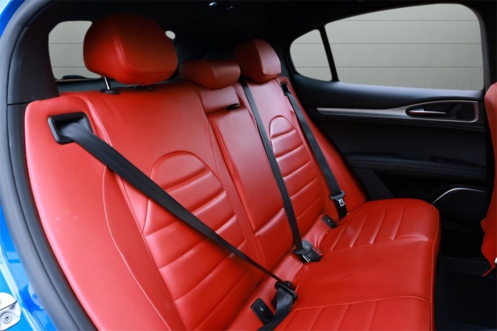 Used 2023 Alfa Romeo Stelvio Veloce image 14