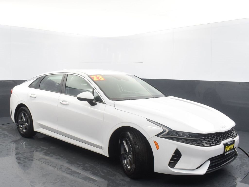 Used 2023 Kia K5 LXS image 3