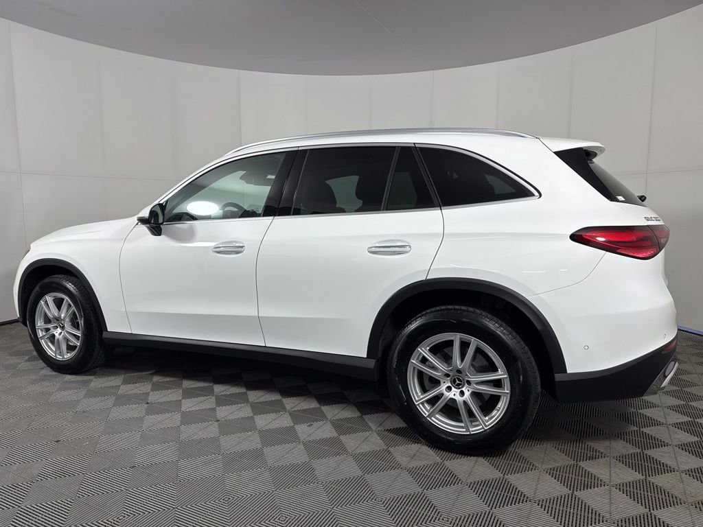 Certified 2025 Mercedes-Benz GLC 300 4MATIC image 3