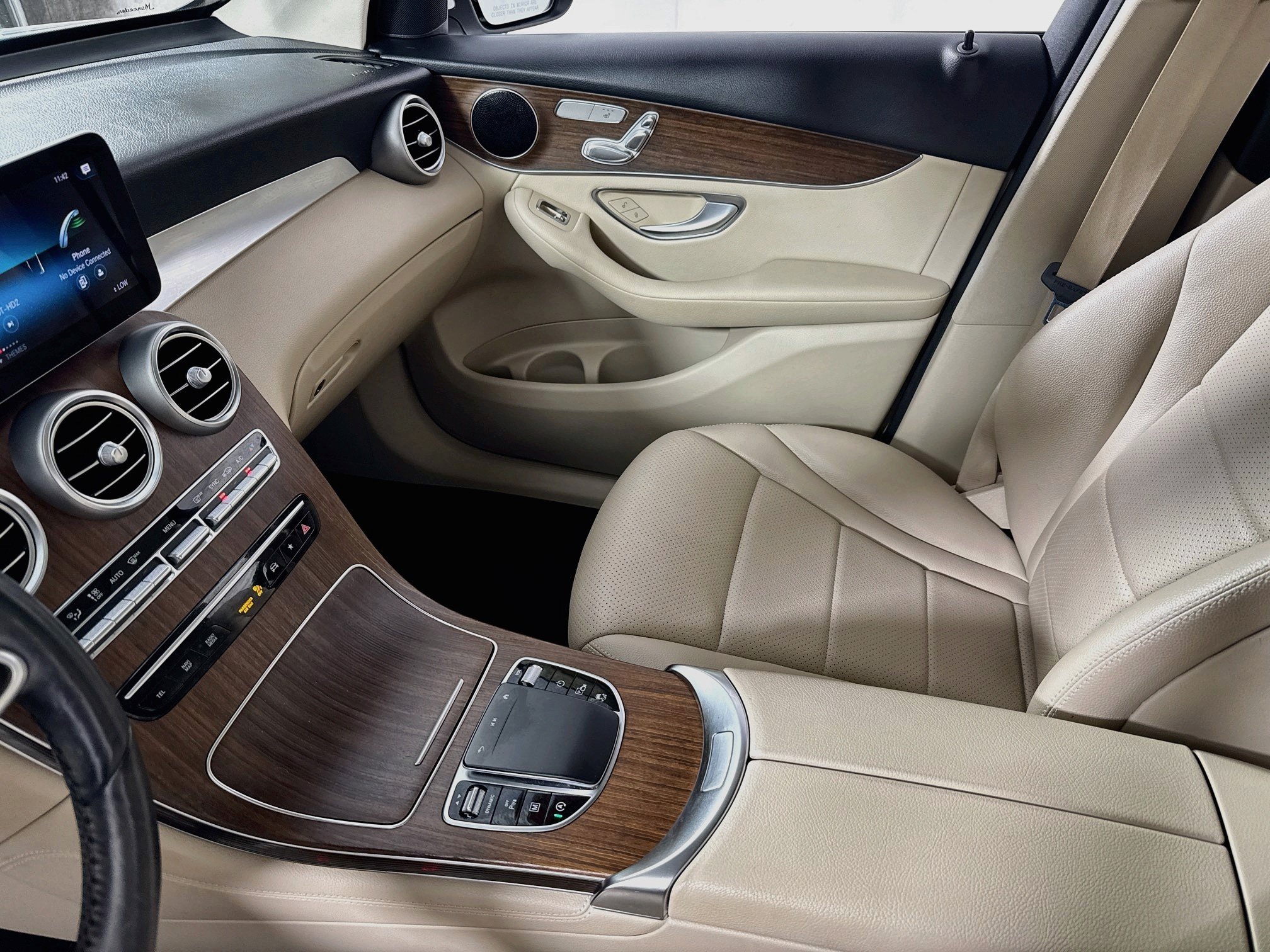 Used 2021 Mercedes-Benz GLC 300 4MATIC image 22
