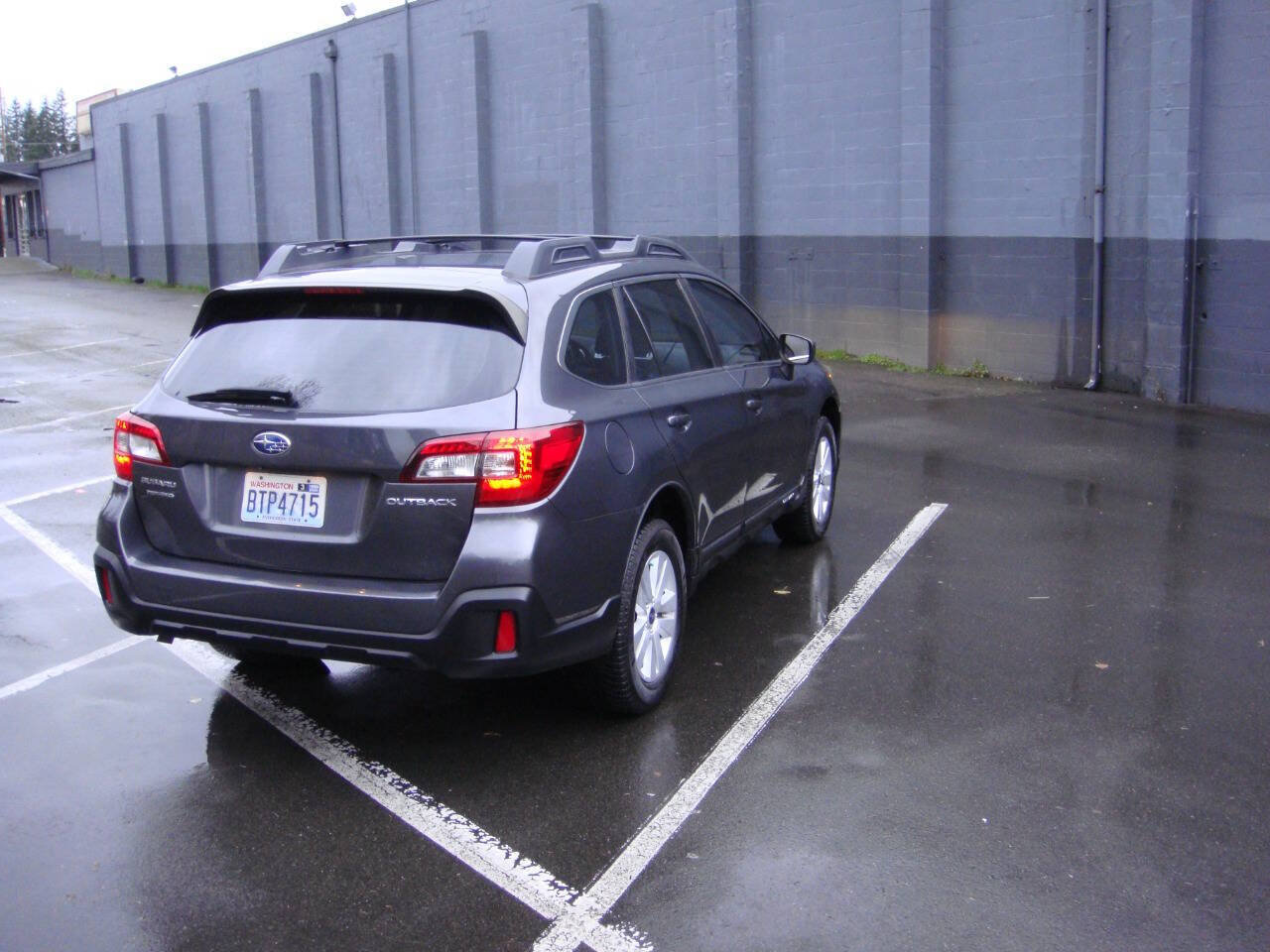 Used 2018 Subaru Outback 2.5i AWD/4WD image 8