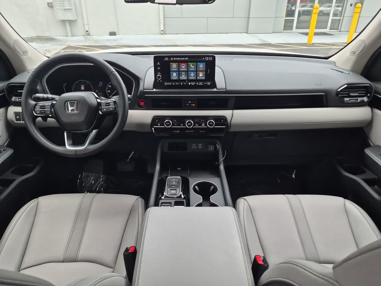Used 2025 Honda Pilot Touring image 16