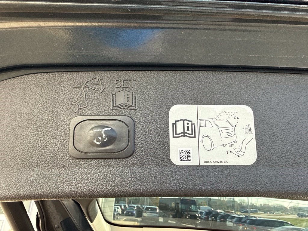 Used 2019 Ford Escape Titanium FWD image 7