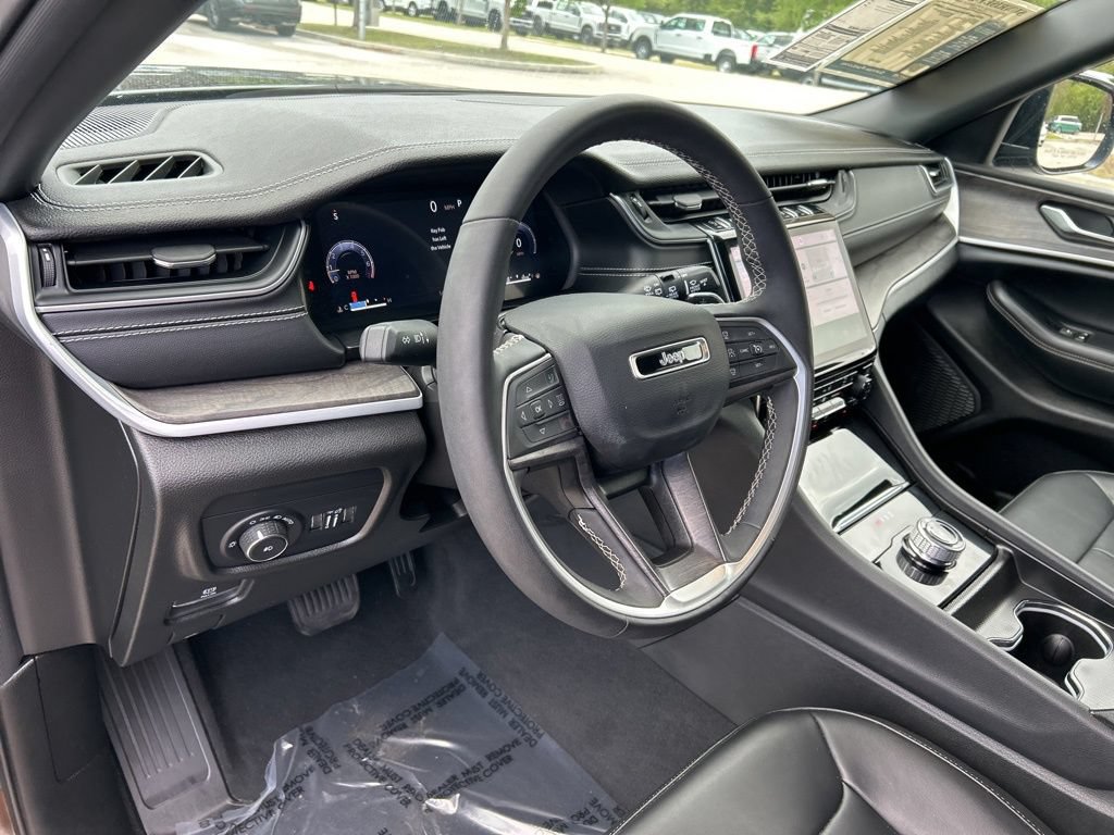 Certified 2024 Jeep Grand Cherokee L Limited RWD image 22