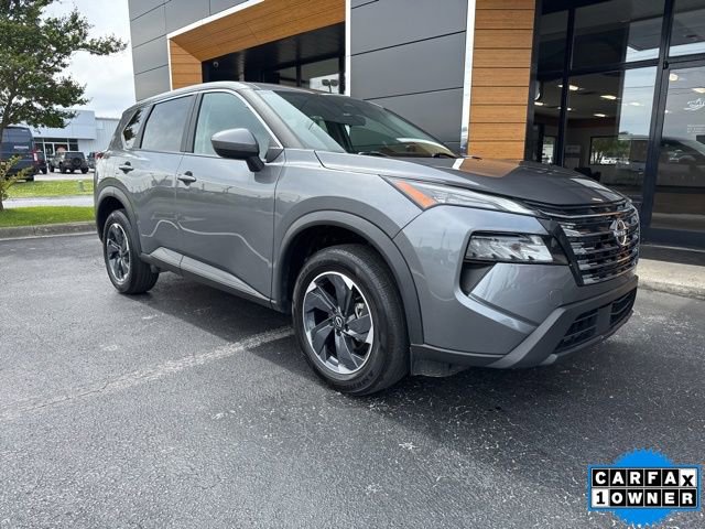 Used 2024 Nissan Rogue SV FWD image 1