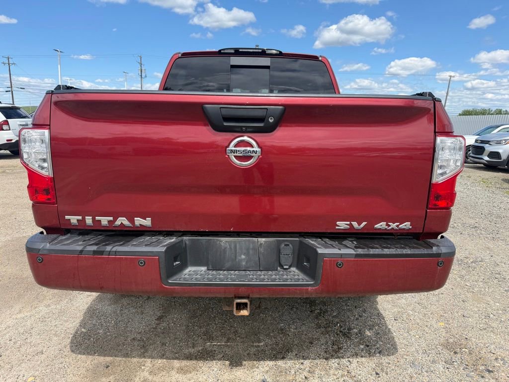 Used 2018 Nissan Titan SV w/ SV Convenience Package AWD/4WD image 4