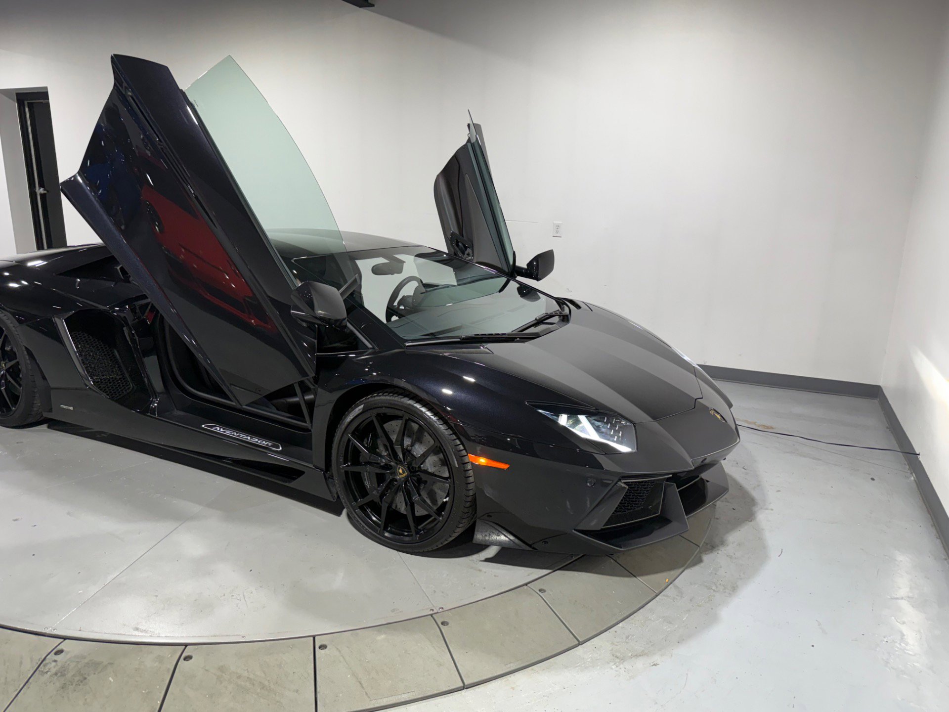 Used 2014 Lamborghini Aventador LP 700-4 image 39