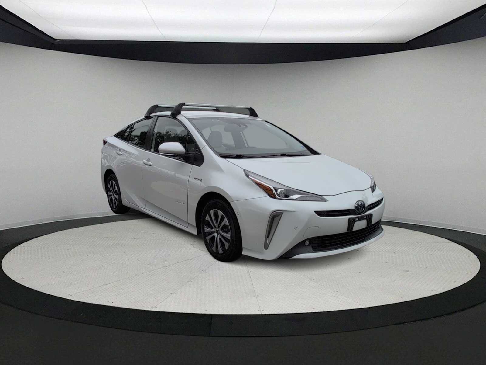 Used 2022 Toyota Prius XLE AWD/4WD image 2