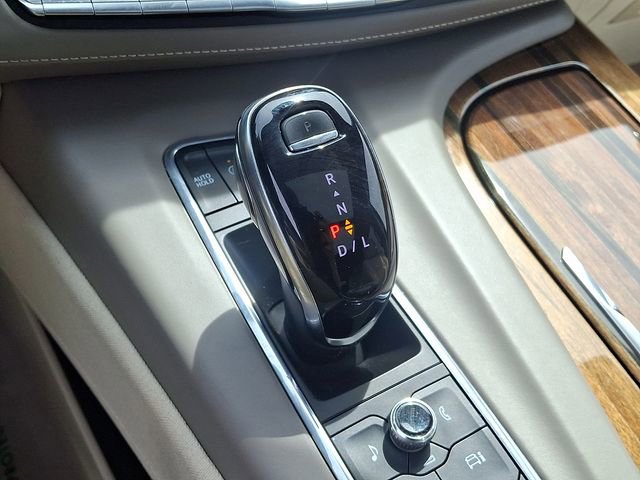 Used 2022 Cadillac Escalade Premium Luxury Platinum image 18