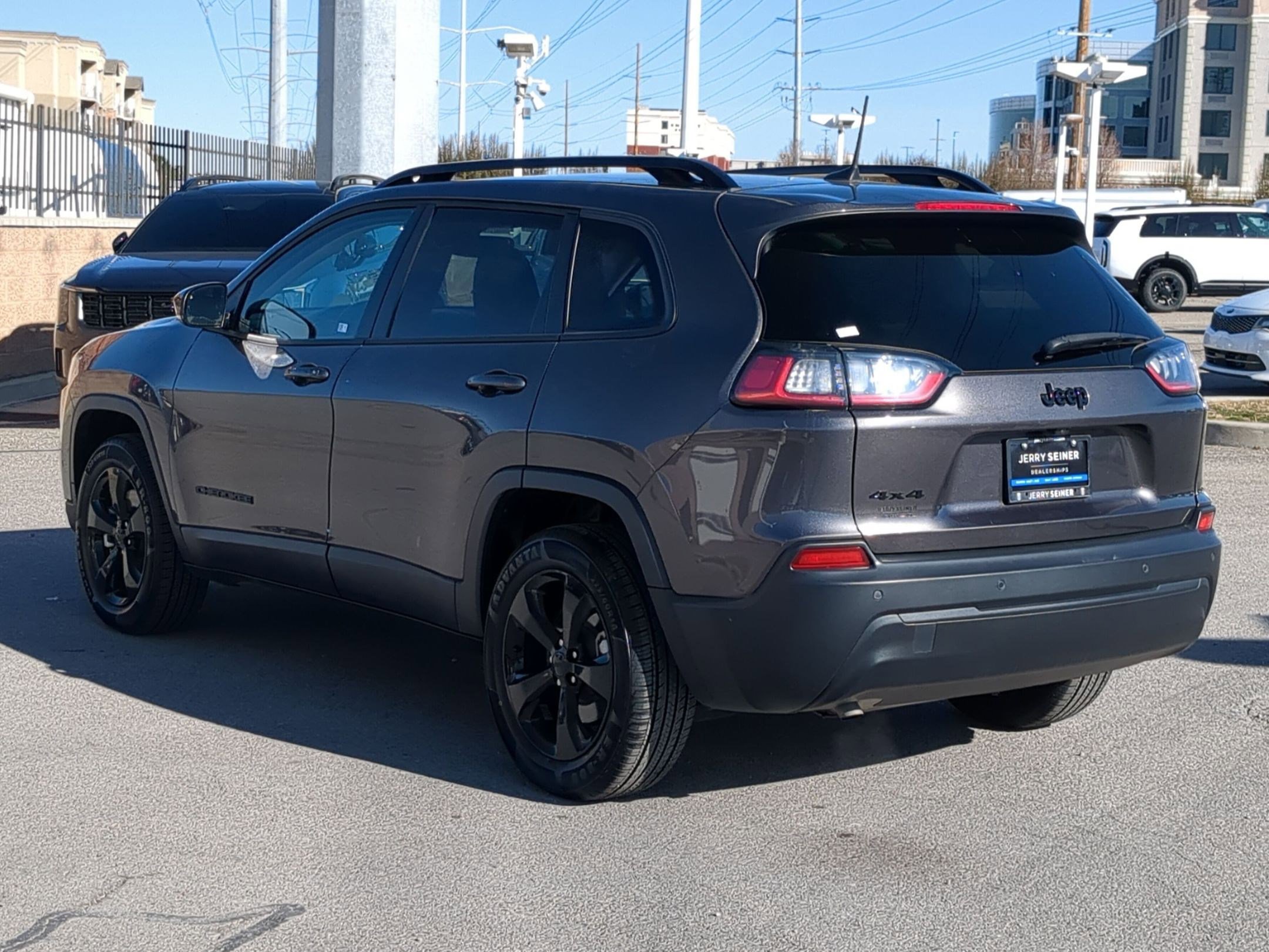 Used 2023 Jeep Cherokee Altitude Lux image 4