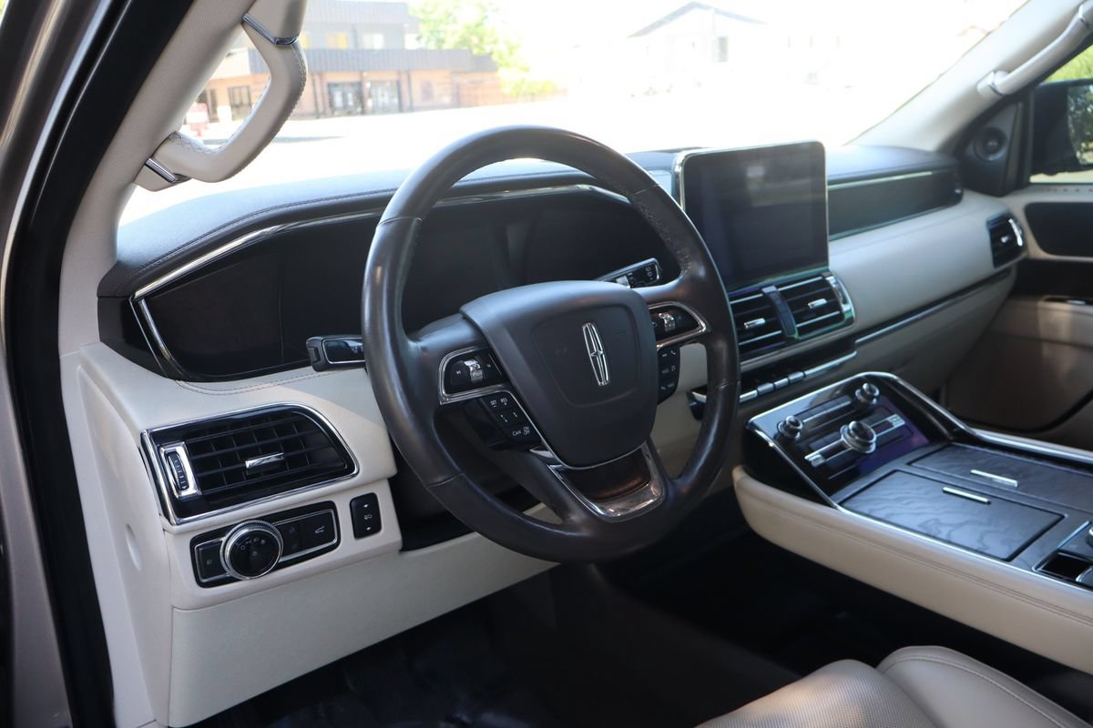 Used 2018 Lincoln Navigator Reserve w/ Technology Package AWD/4WD image 15