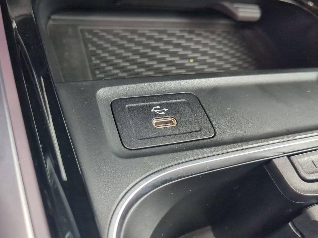 Used 2024 Mercedes-Benz GLB 250 image 9