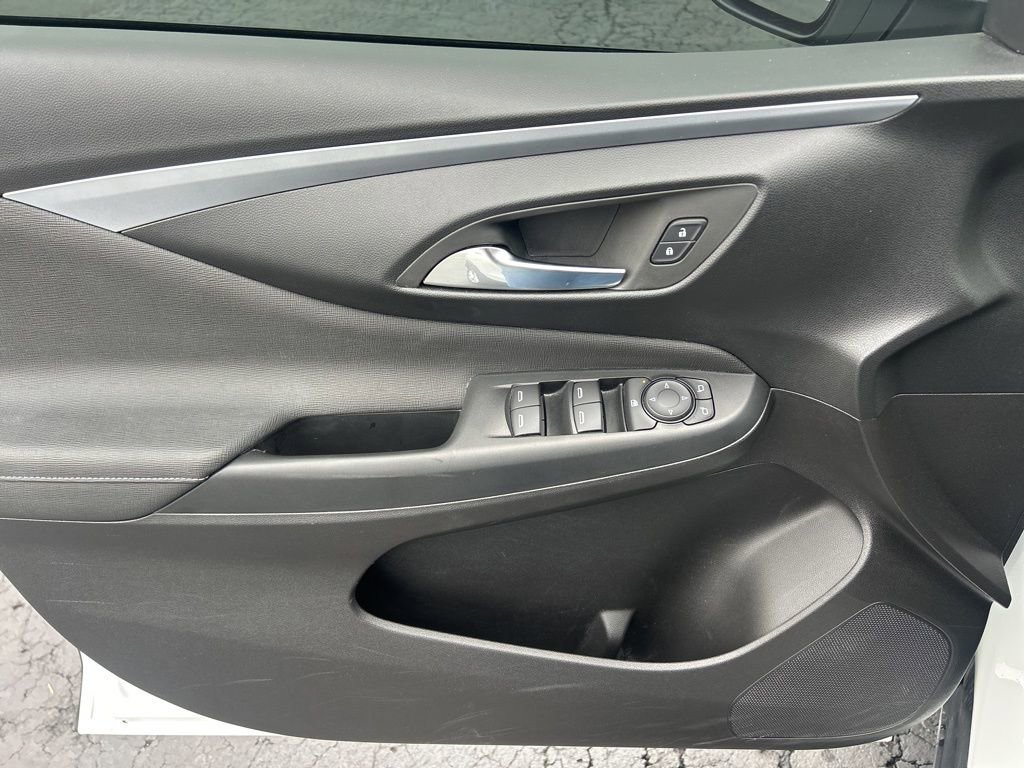 Certified 2025 Buick Envista Preferred image 14