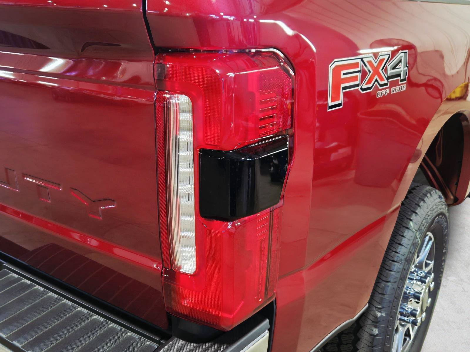 New 2026 Ford F350 Lariat w/ FX4 Off-Road Package AWD/4WD image 19