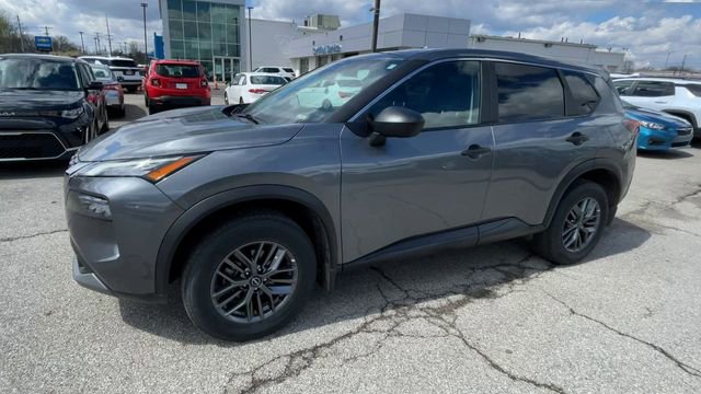 Used 2023 Nissan Rogue S image 6