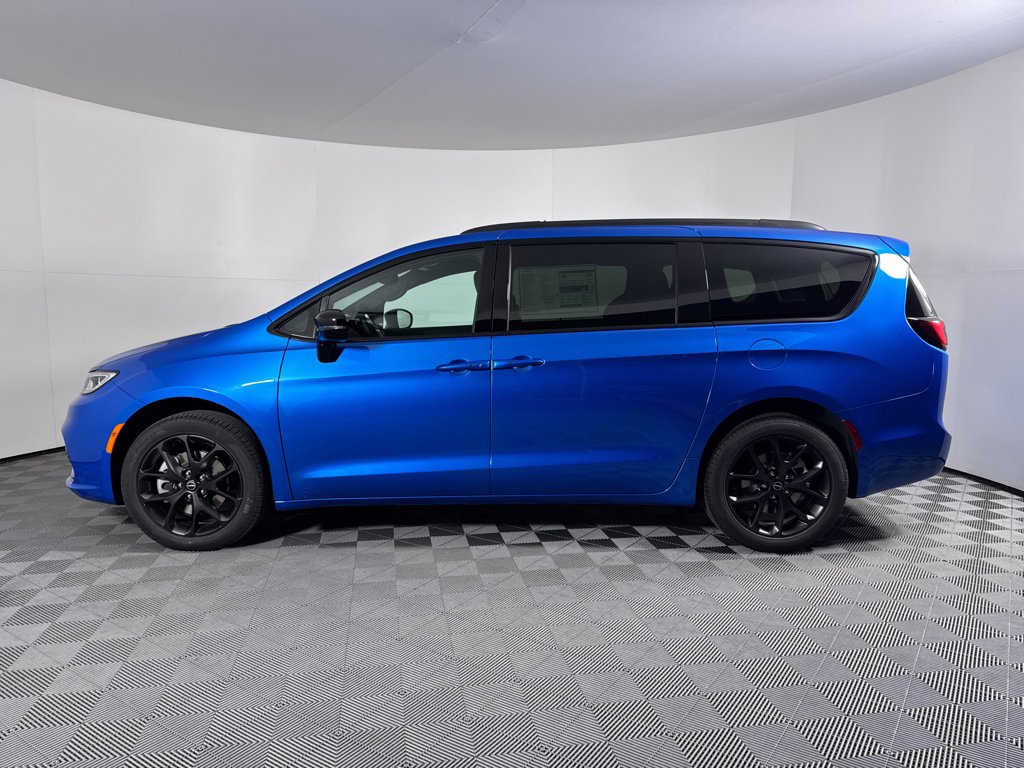 New 2026 Chrysler Pacifica Select w/ S Appearance Package image 15