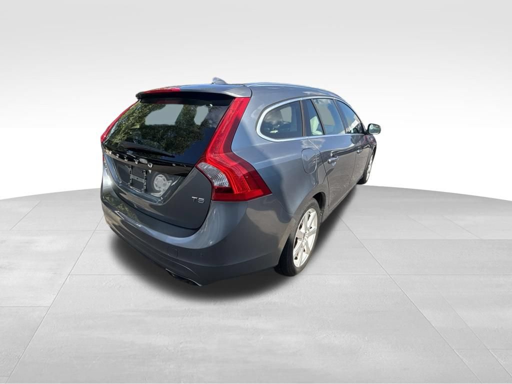 Used 2017 Volvo V60 T5 Premier FWD image 6