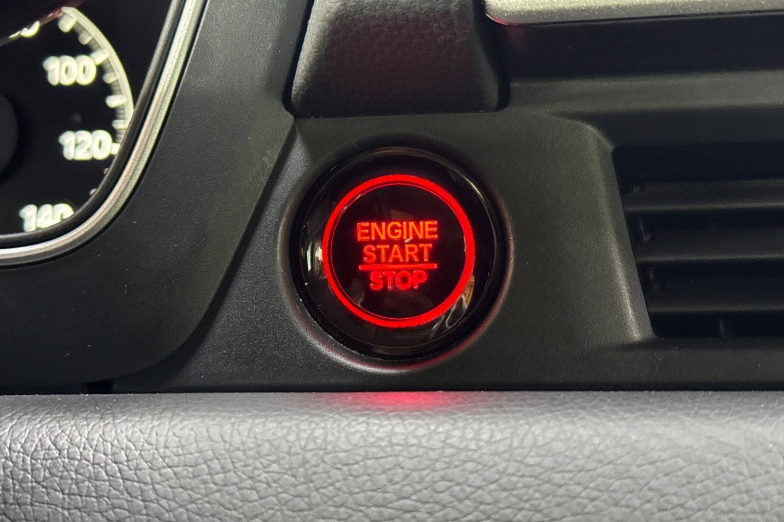 Used 2023 Honda Pilot EX-L image 33