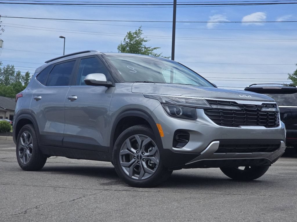 Used 2024 Kia Seltos S AWD/4WD image 2