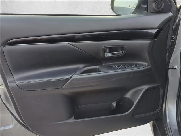 Used 2020 Mitsubishi Outlander SE FWD image 7