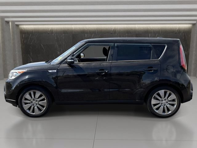 Used 2015 Kia Soul ! FWD image 2