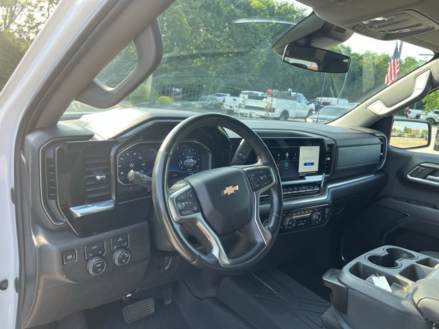 Used 2024 Chevrolet Silverado 1500 LT AWD/4WD image 10
