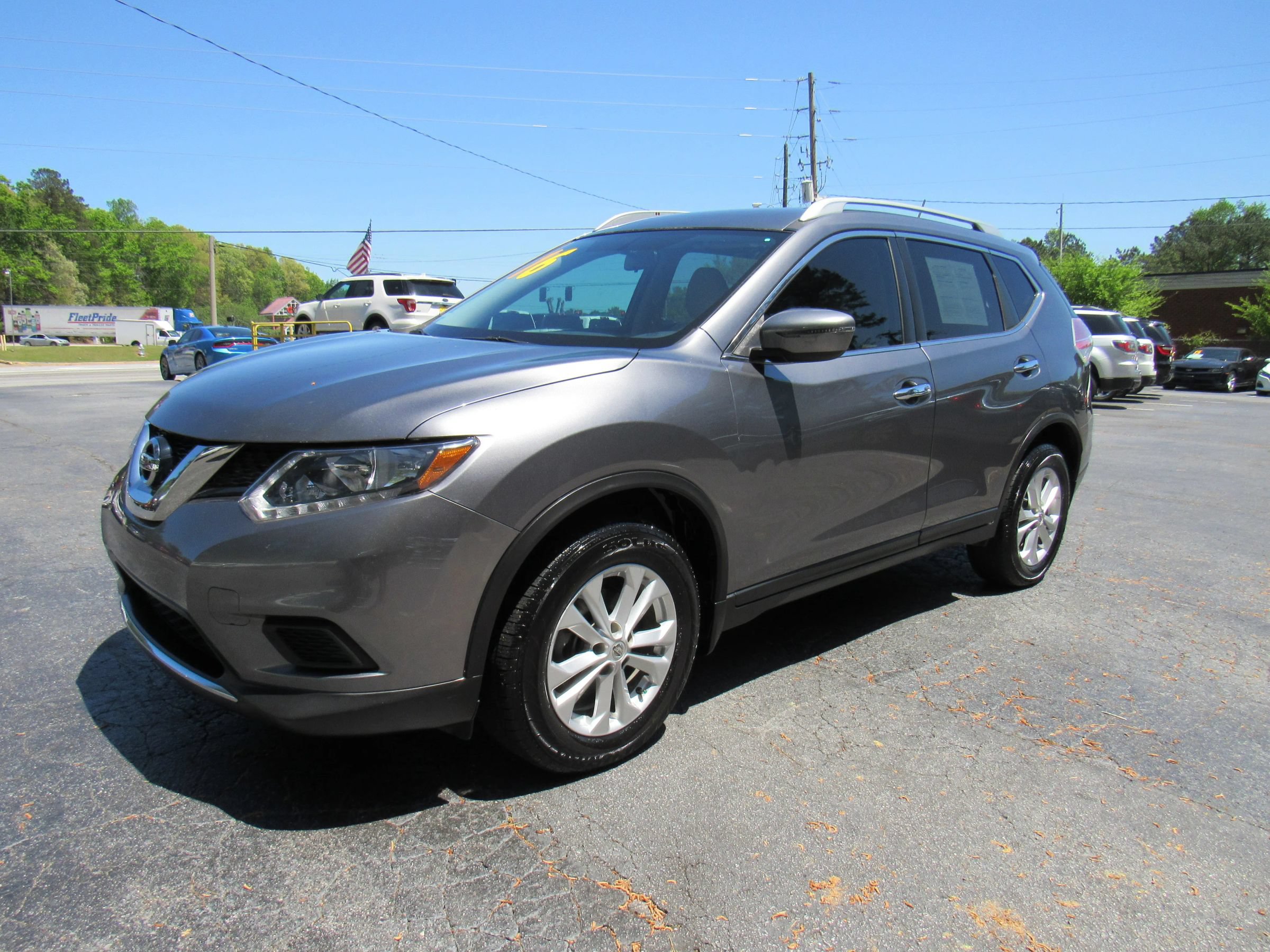 Used 2016 Nissan Rogue SV FWD image 3