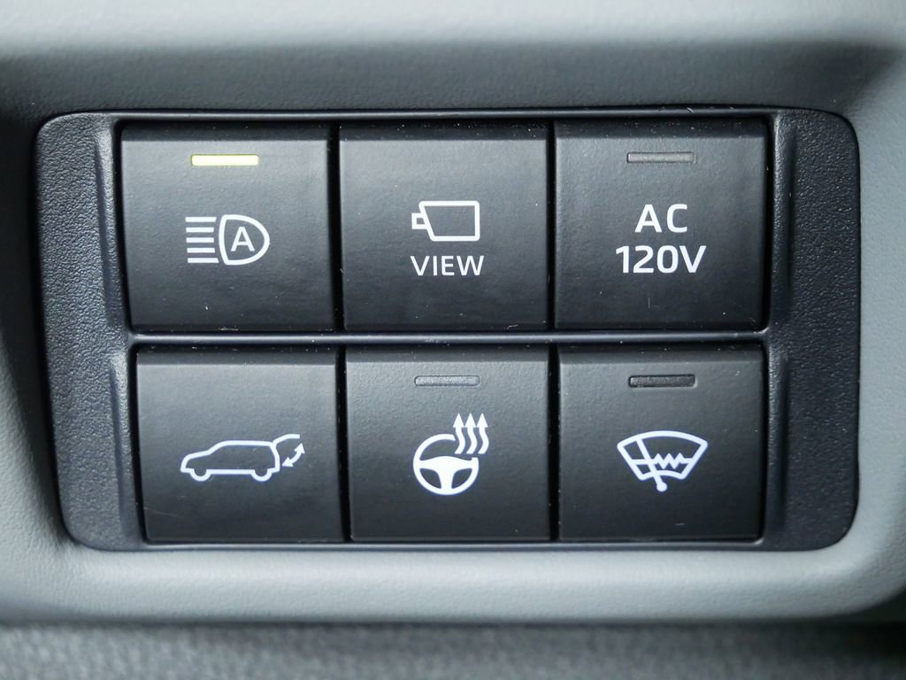 Used 2021 Toyota Highlander Limited AWD/4WD image 24