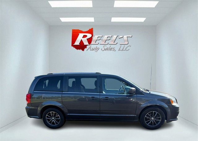 Used 2017 Dodge Grand Caravan SE image 6