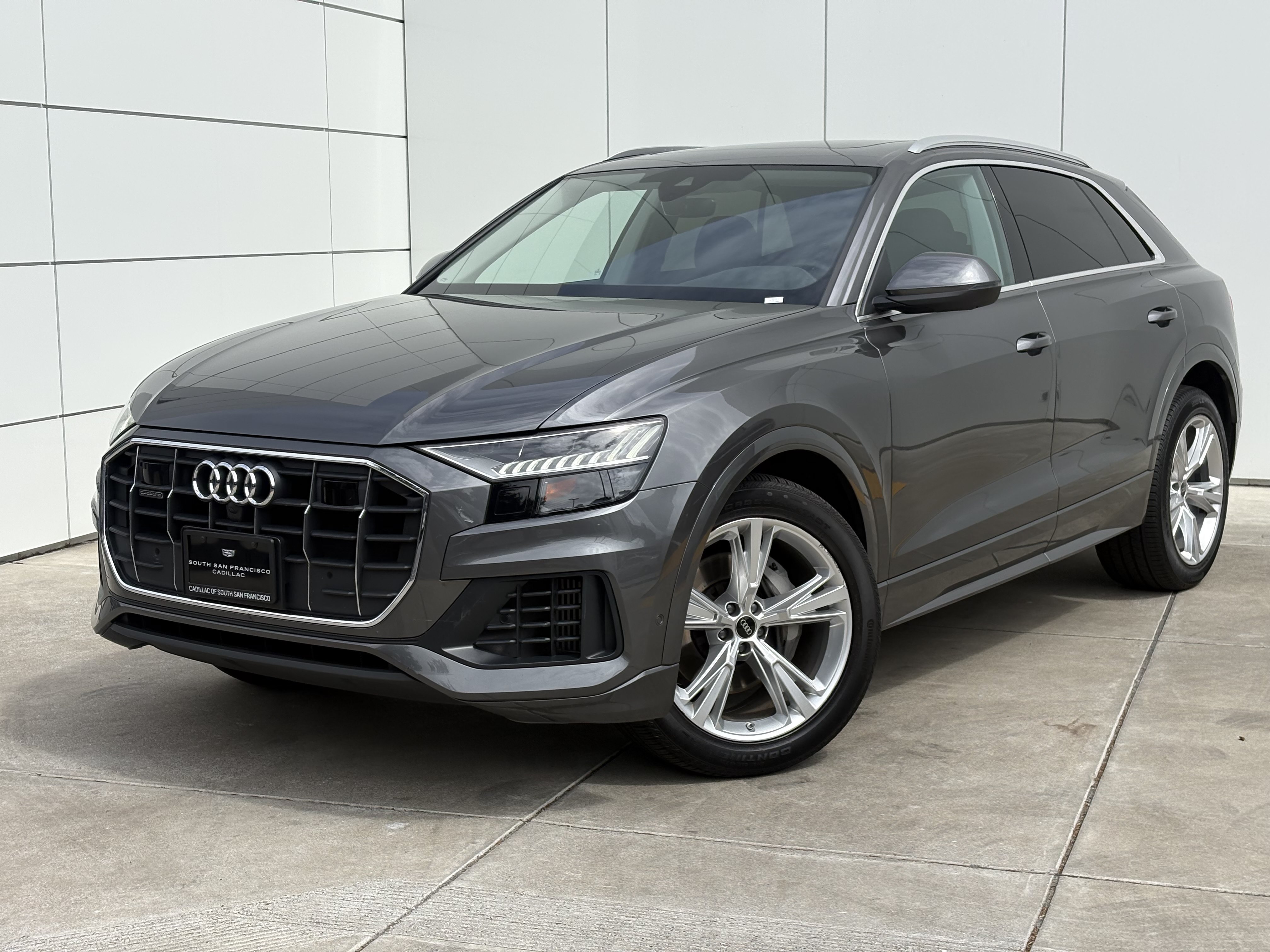 Used 2023 Audi Q8 Premium AWD/4WD image 2