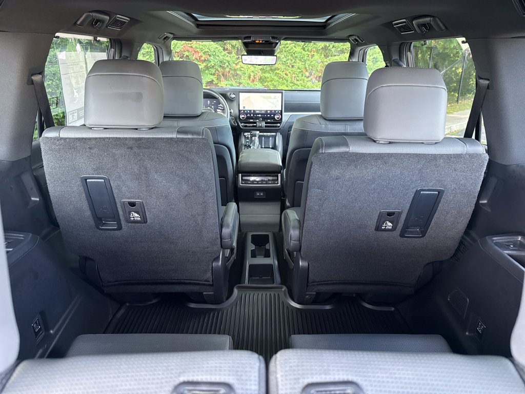 Used 2026 Lexus GX 550 w/ Accessory Package (31) AWD/4WD image 14