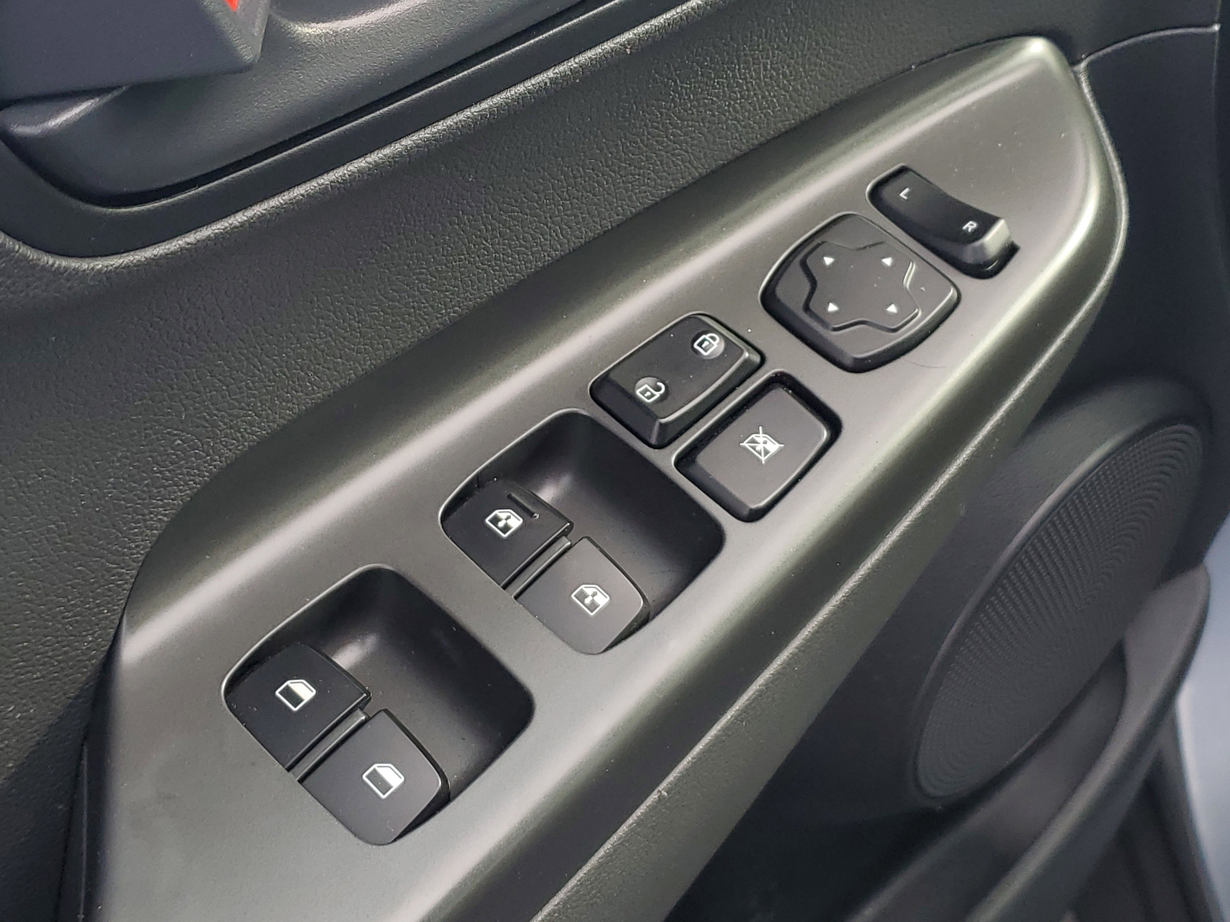 Used 2021 Hyundai Kona SEL image 15