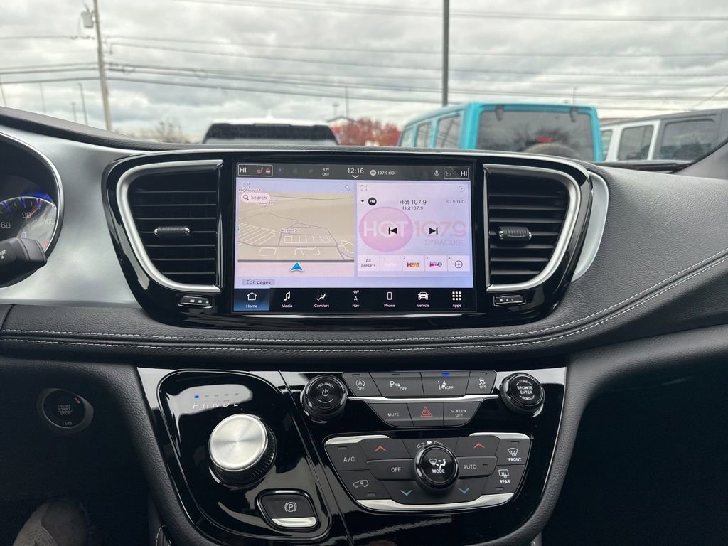 New 2026 Chrysler Pacifica Limited w/ S Appearance Package image 22