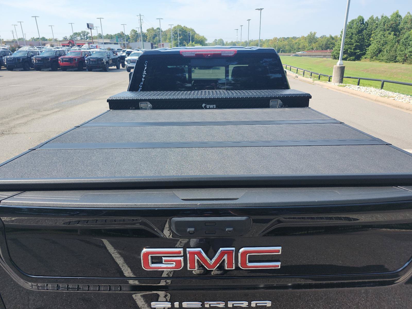 Used 2025 GMC Sierra 2500 AT4 w/ AT4 Premium Plus Package AWD/4WD image 8