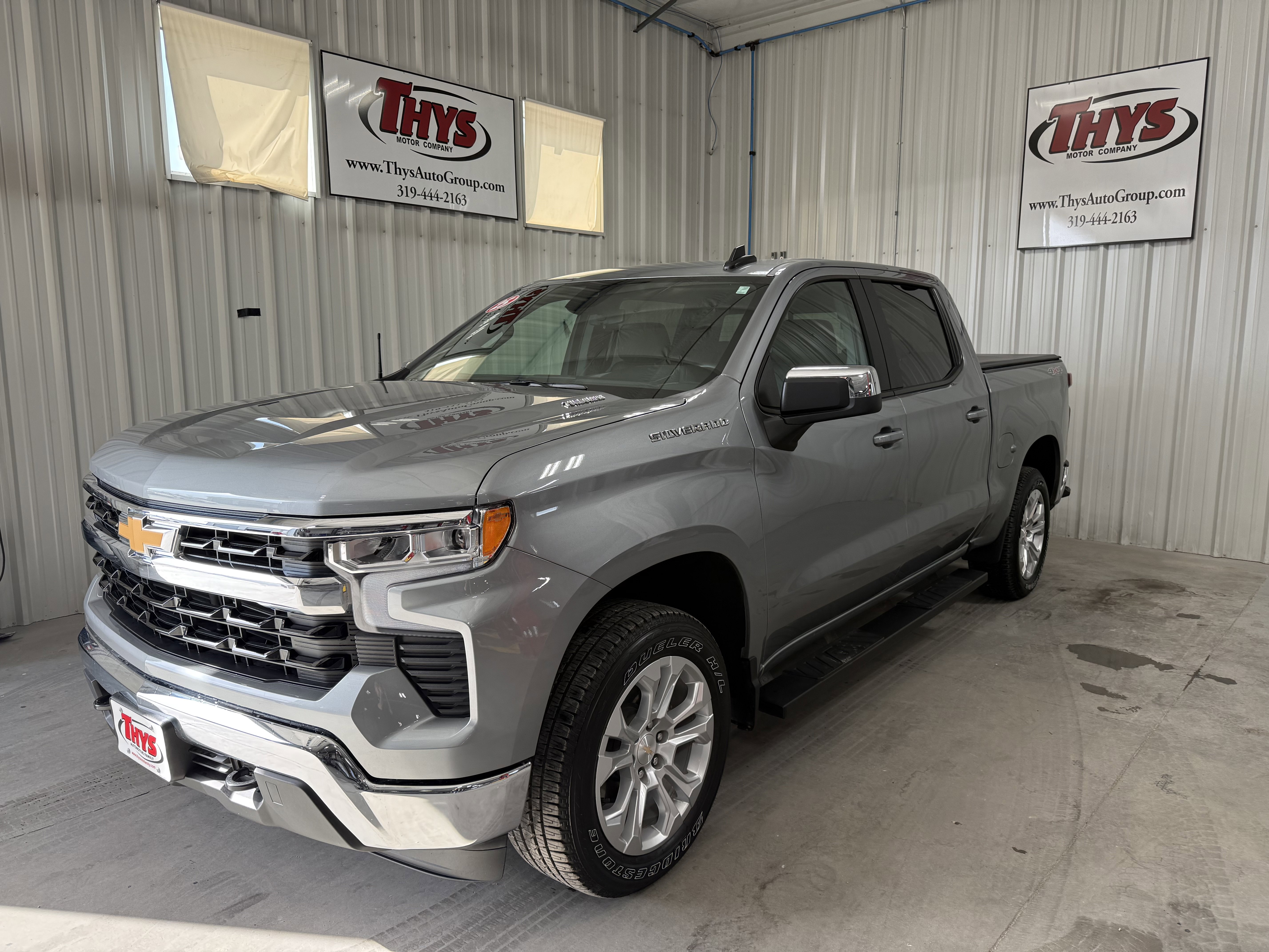Used 2025 Chevrolet Silverado 1500 LT w/ Leather Package AWD/4WD image 13