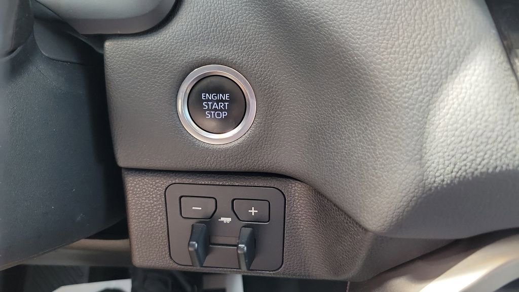 Used 2024 Toyota Tundra Limited AWD/4WD image 24