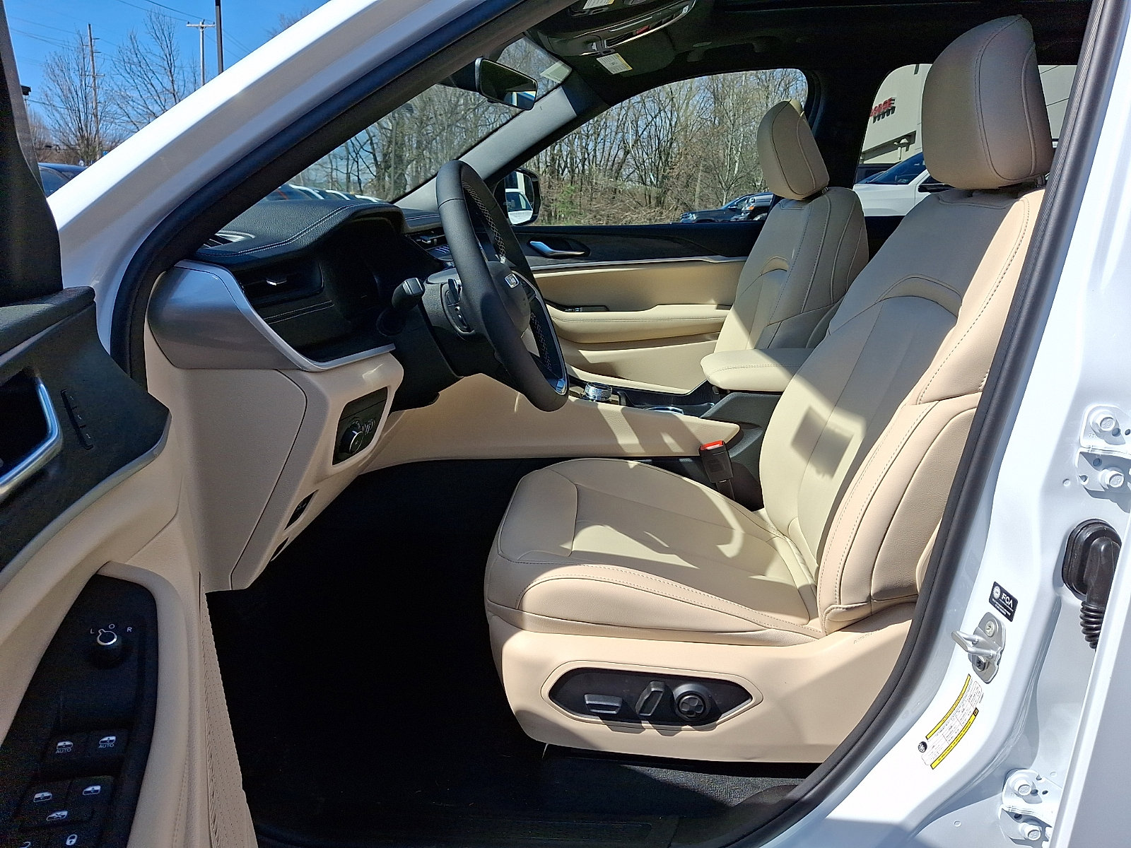 New 2026 Jeep Grand Cherokee Limited w/ Trailer Tow Package image 9