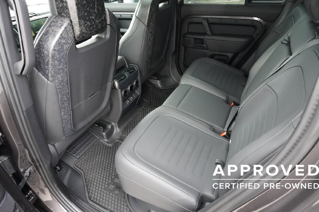 Used 2026 Land Rover Defender 110 OCTA AWD/4WD image 29