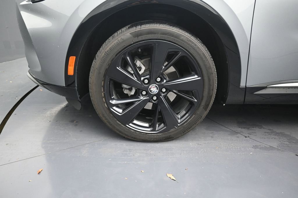 Used 2023 Buick Envision Essence w/ Sport Touring Package FWD image 9