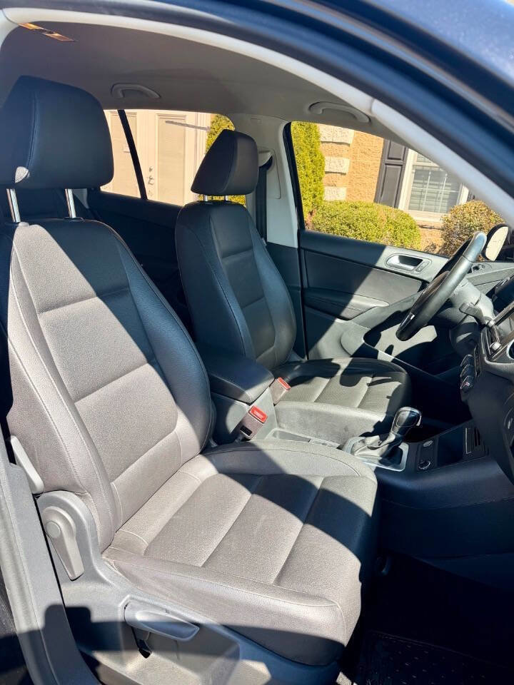 Used 2017 Volkswagen Tiguan S image 12