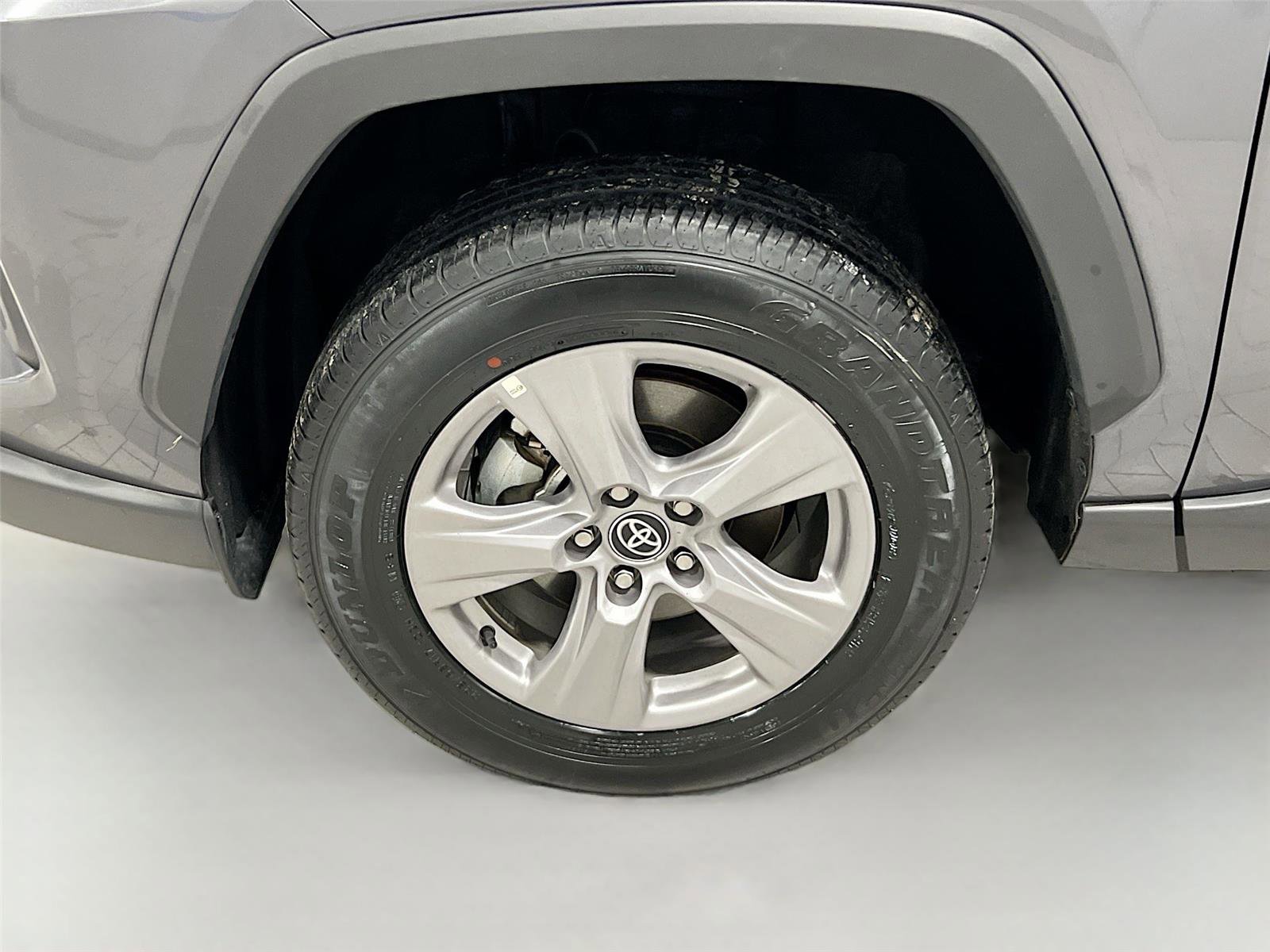 Used 2025 Toyota RAV4 XLE image 30