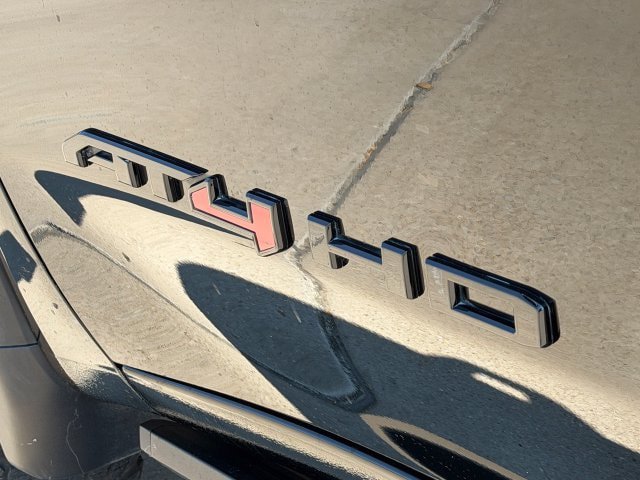 Used 2024 GMC Sierra 2500 AT4 w/ AT4 Premium Plus Package AWD/4WD image 13