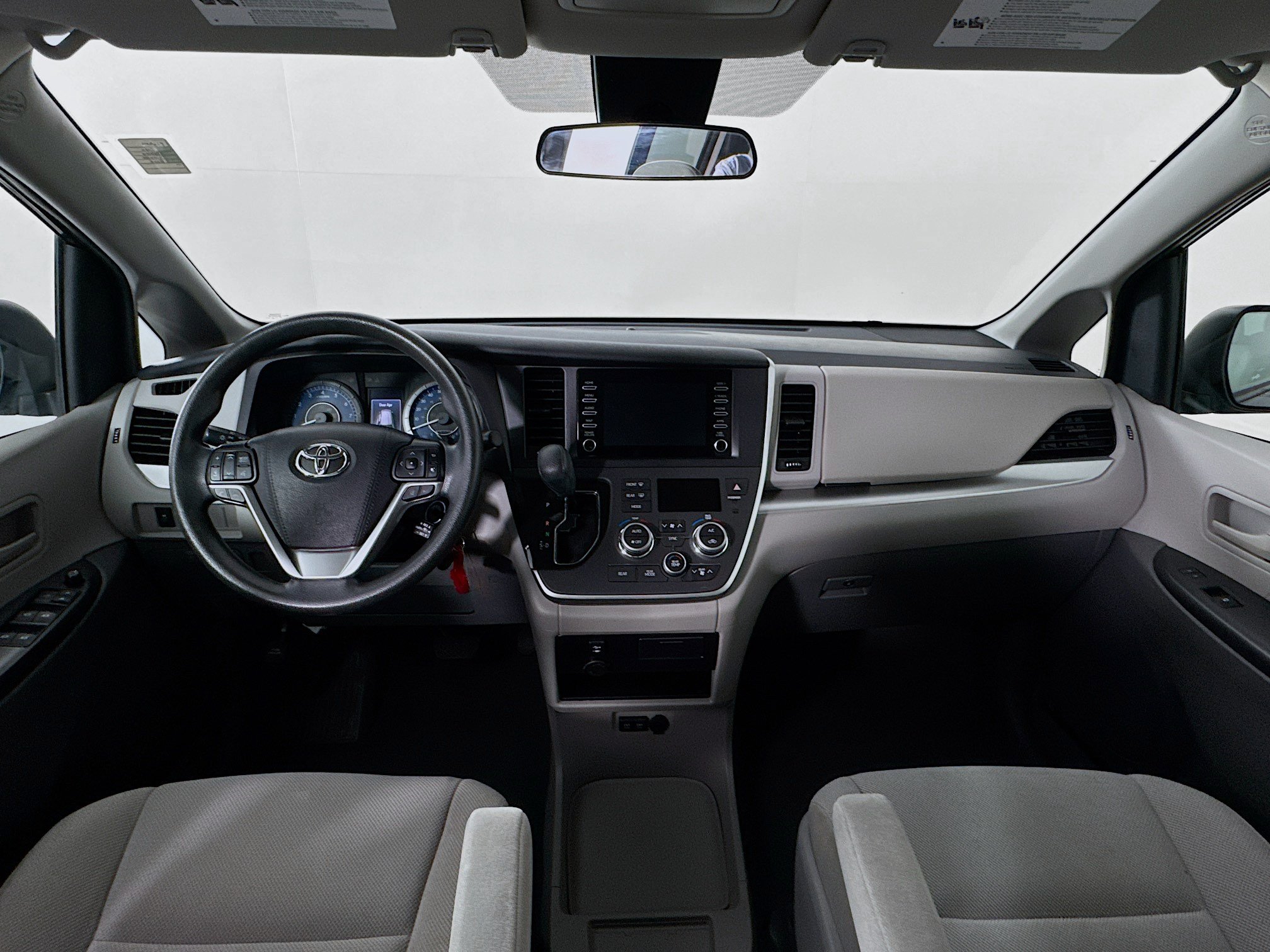 Certified 2020 Toyota Sienna L FWD image 23
