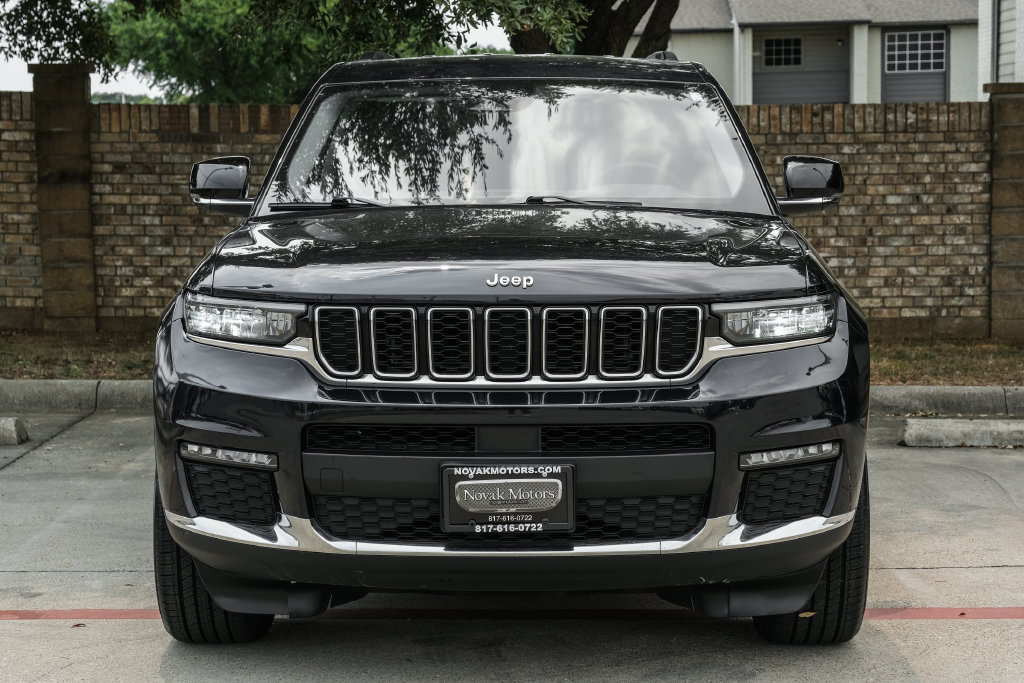Used 2023 Jeep Grand Cherokee L Limited AWD/4WD image 10