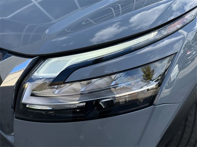 Used 2023 Nissan Pathfinder Platinum w/ Cargo Package image 9