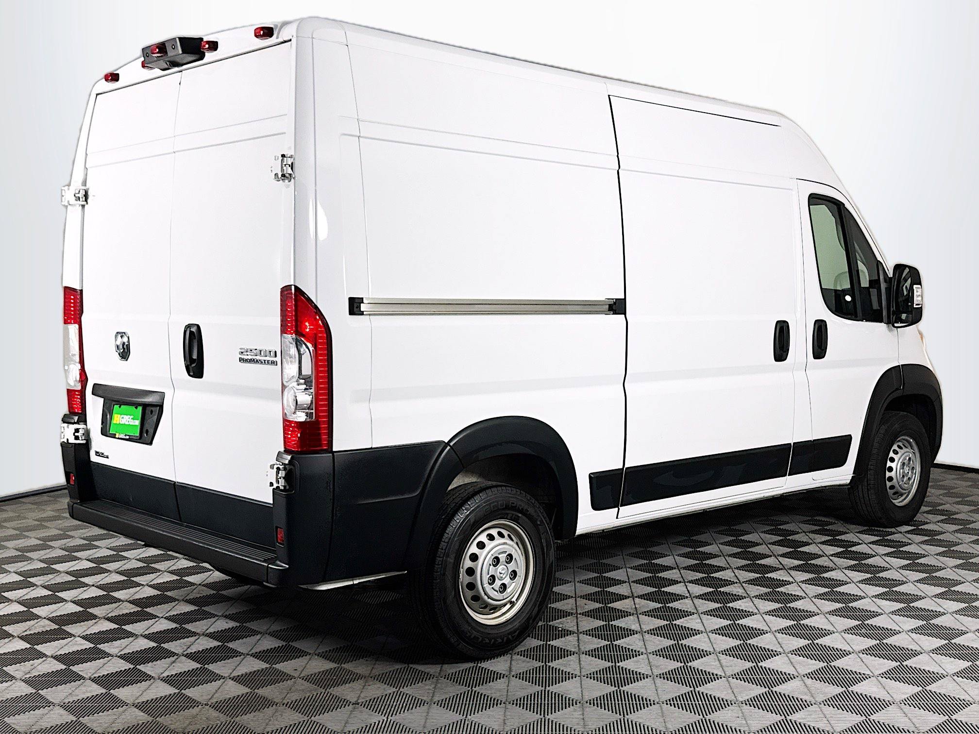 Used 2025 RAM ProMaster 2500 w/ Convenience Group FWD image 8