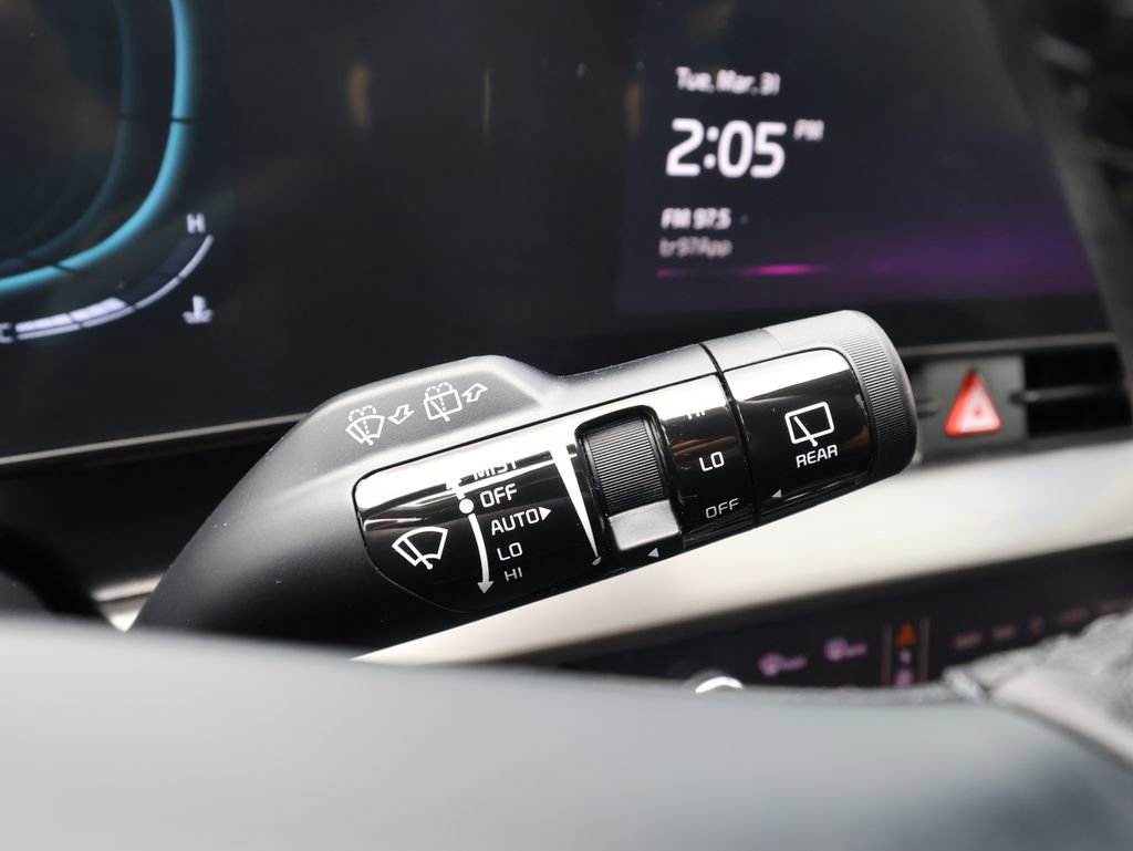 Used 2025 Kia Sportage EX w/ Premium Package image 17