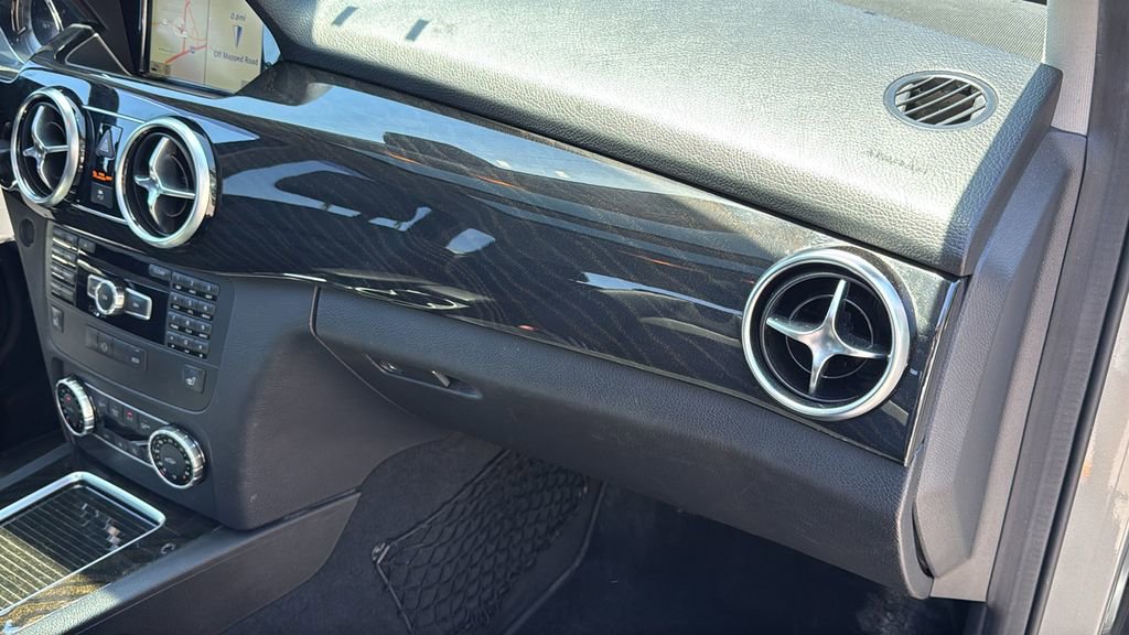 Used 2015 Mercedes-Benz GLK 350 4MATIC image 14